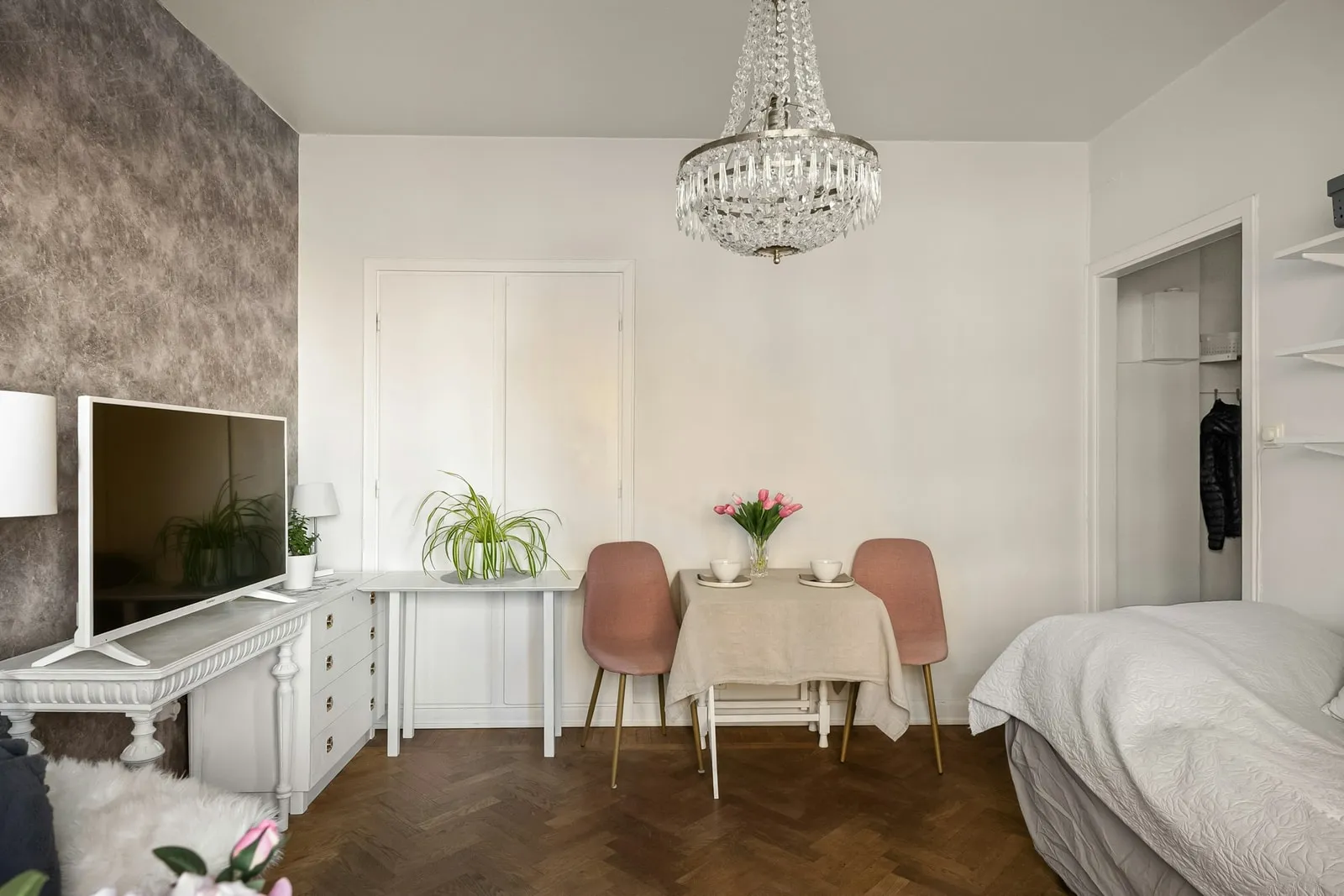 Studio apartment renovation
